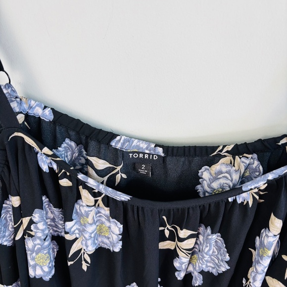 Torrid Black Floral Cold Shoulder Top Size 2X - Picture 4 of 6